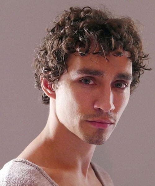 Robert Sheehan at C2E2 2020