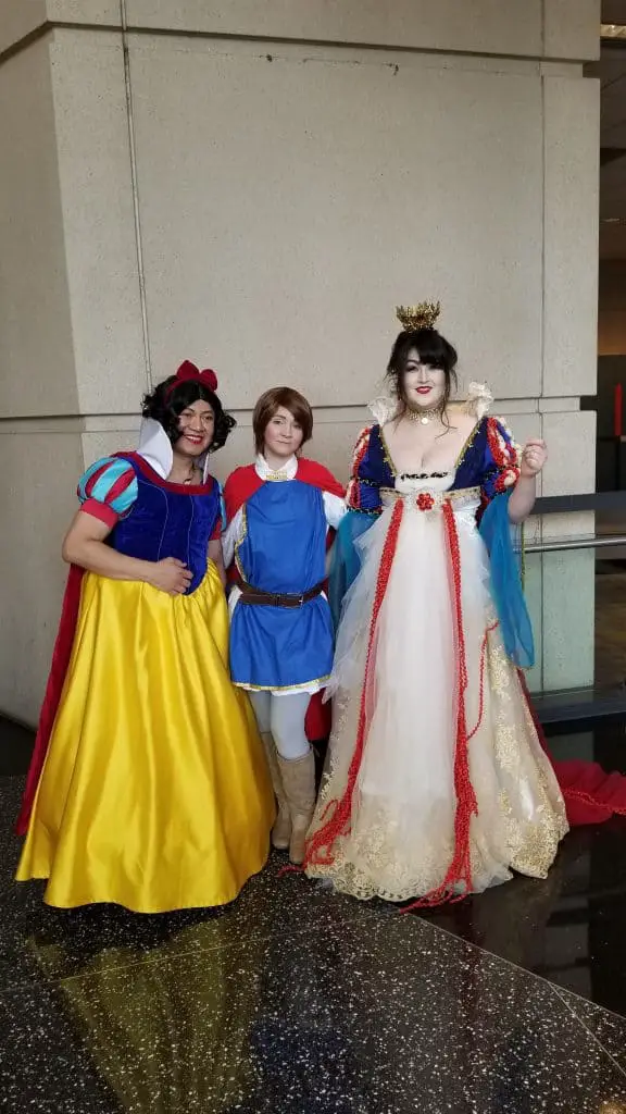 C2E2 Sunday Cosplay Photos Part 2